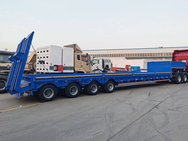  重型低平板半挂车厂家