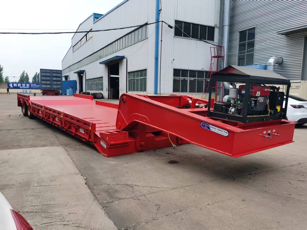  轻型低平板半挂车